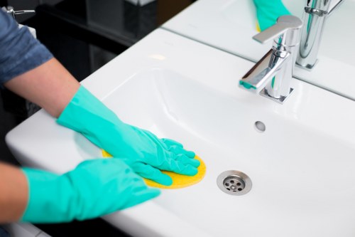 End of tenancy cleaning for a Barnes home