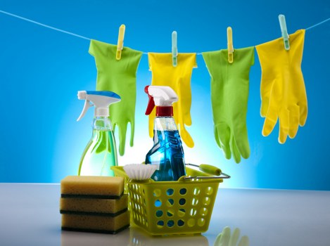 Kitchen deep cleaning during a Barnes tenancy handover